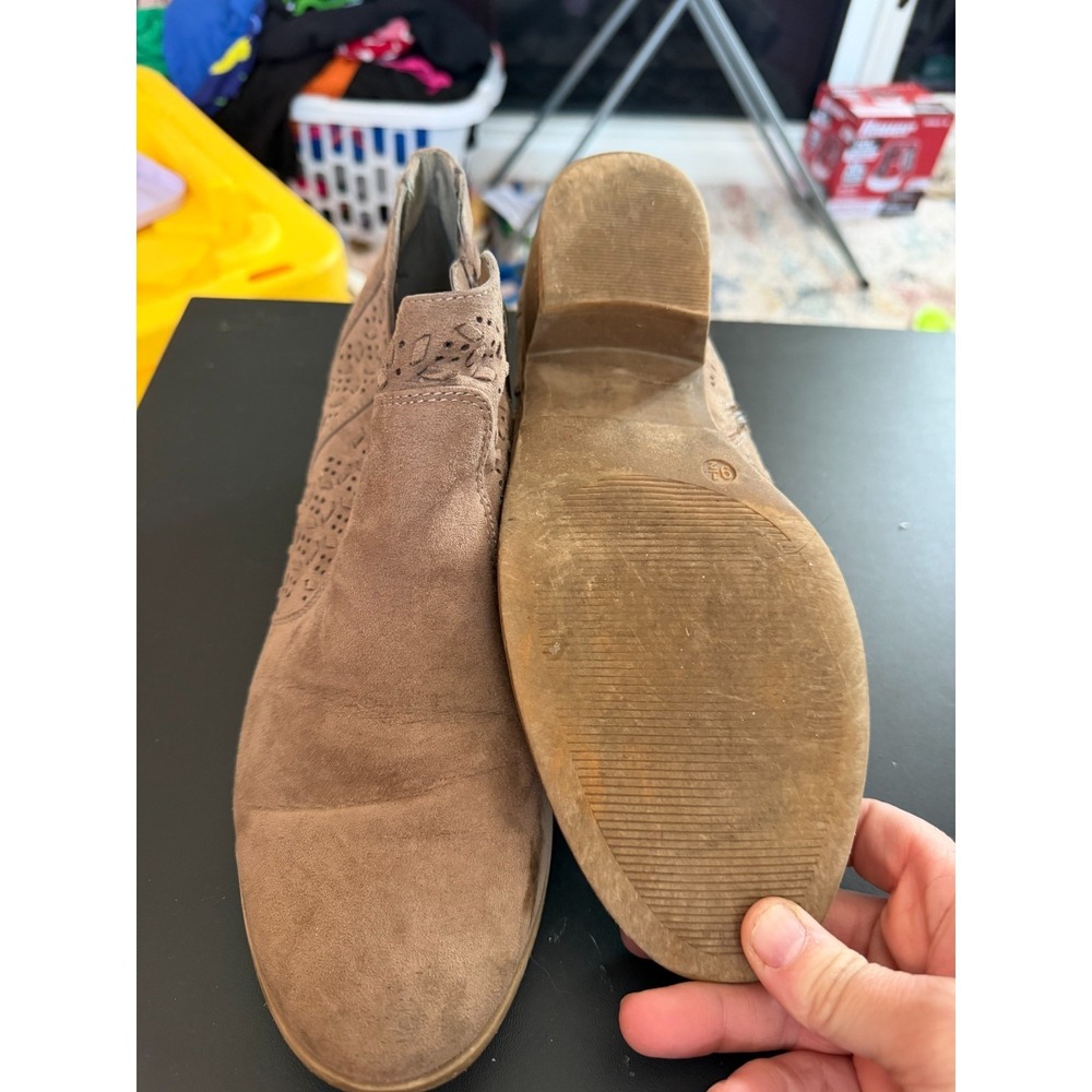 X-Appeal Brown Cutout Booties in 9.5 - Picture 2 of 3